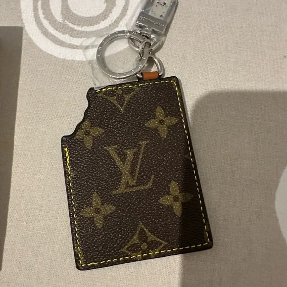 Louis Vuitton brown chocolate Key Holder - Picture 2 of 2